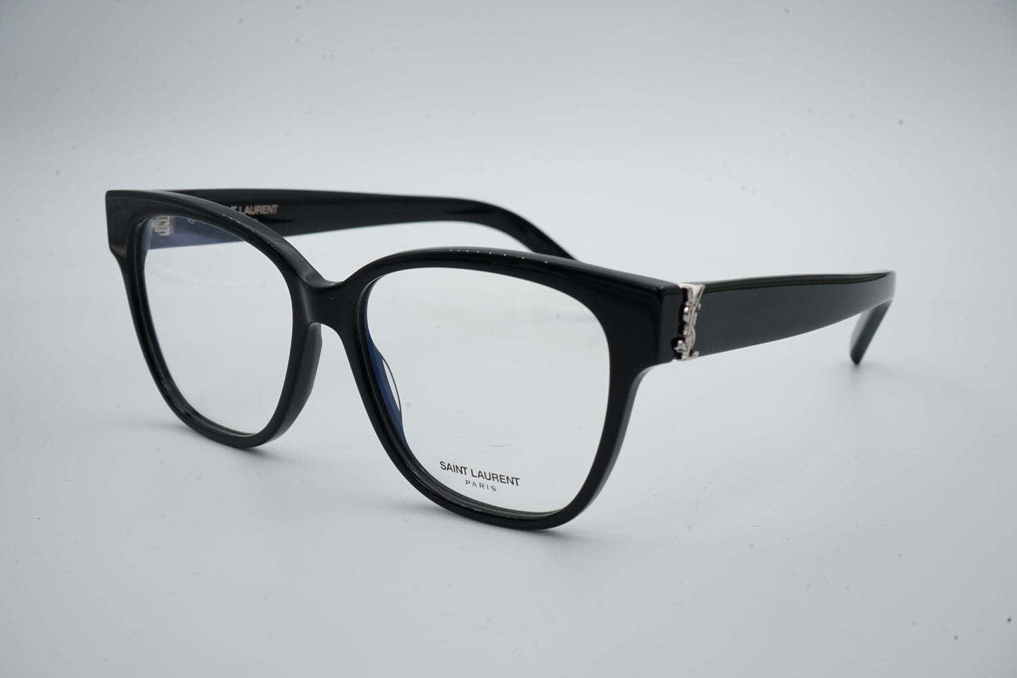 Saint Laurent M33 003