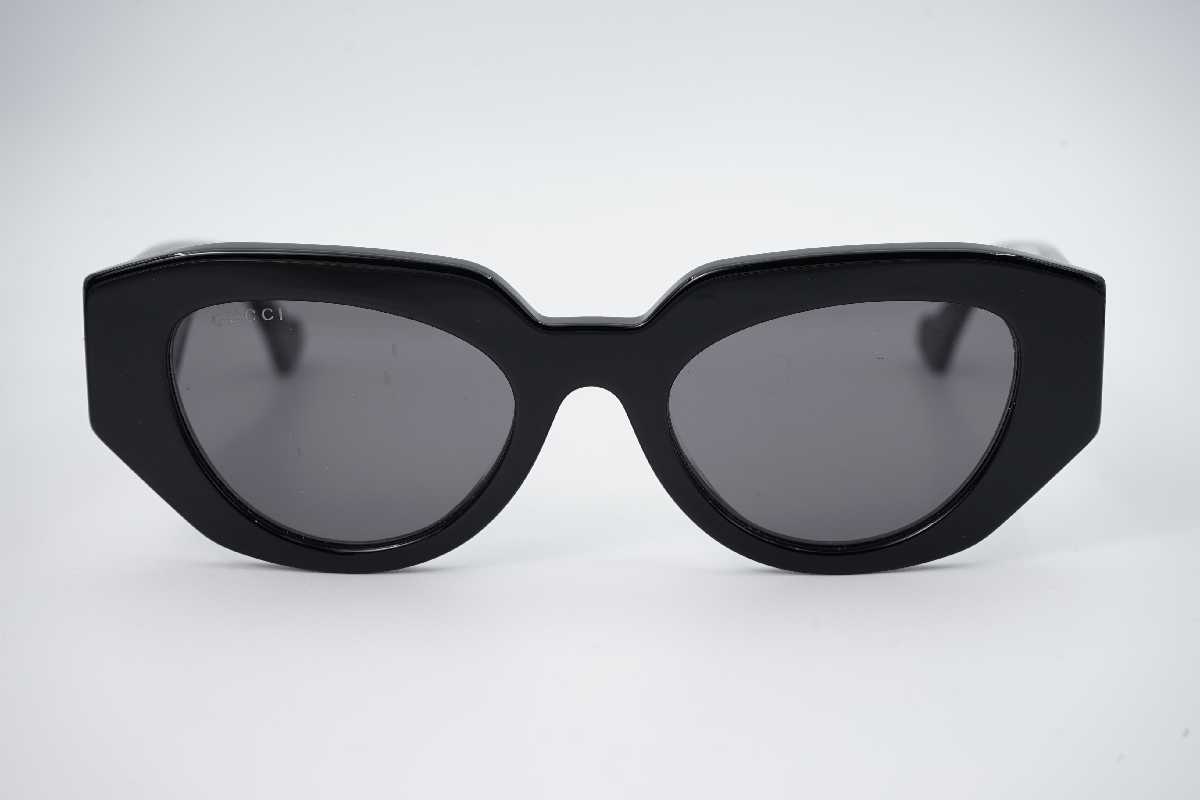 Gucci ブラック キャットアイ サングラス グッチ キャットアイフレーム サングラス おすすめ | GUCCI® JP